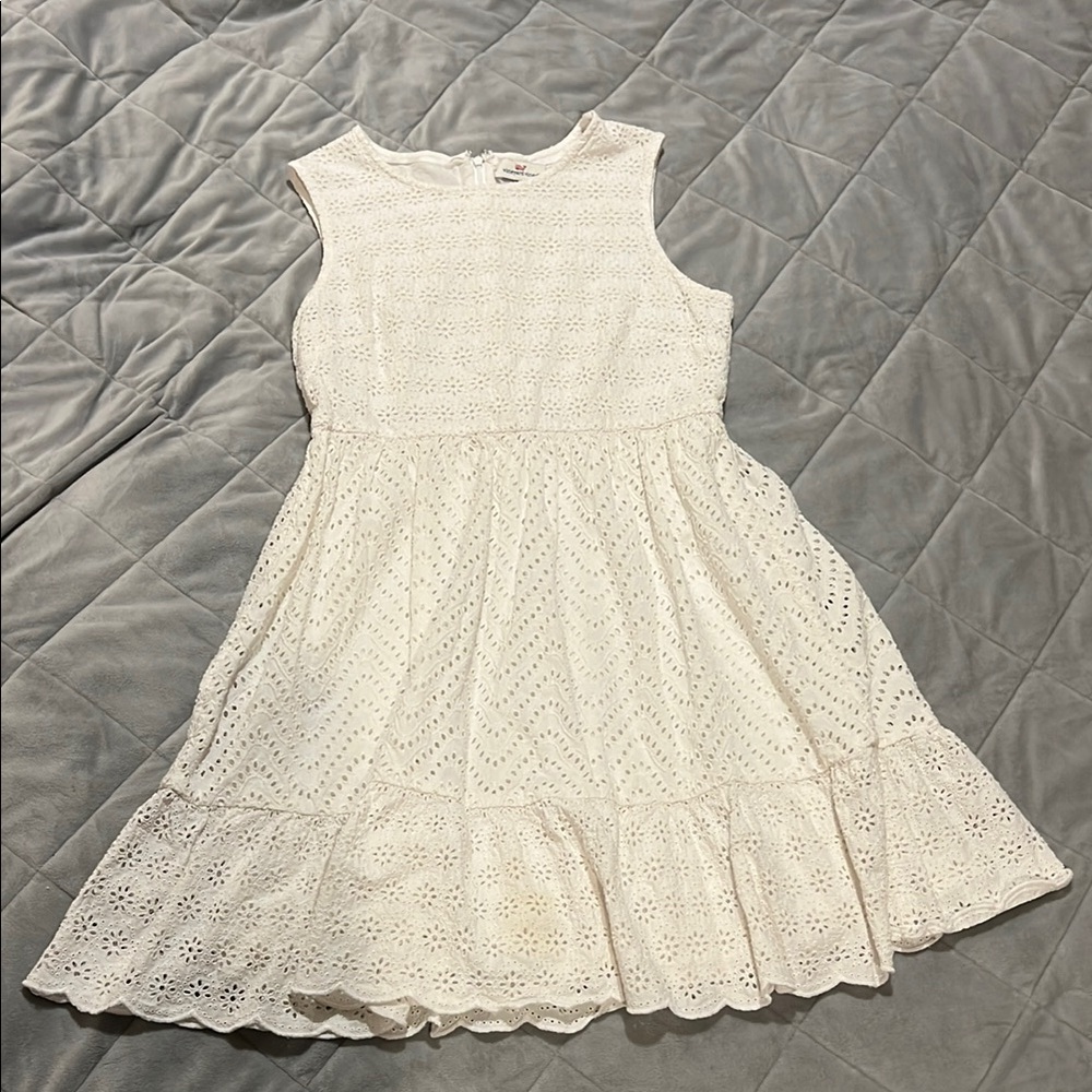 Vineyard Vines white eyelet dress. Fully lined. Hidden back zipper.